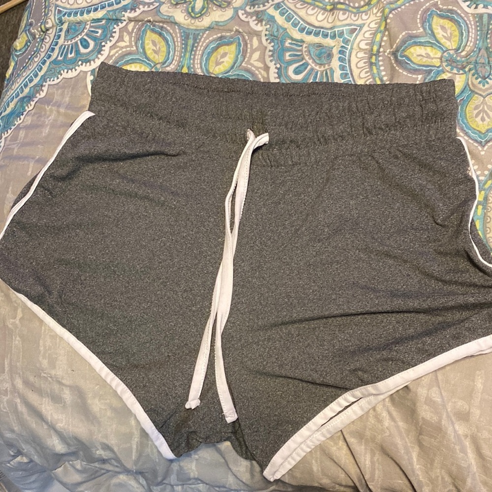 Ross shorts, size M, color gray